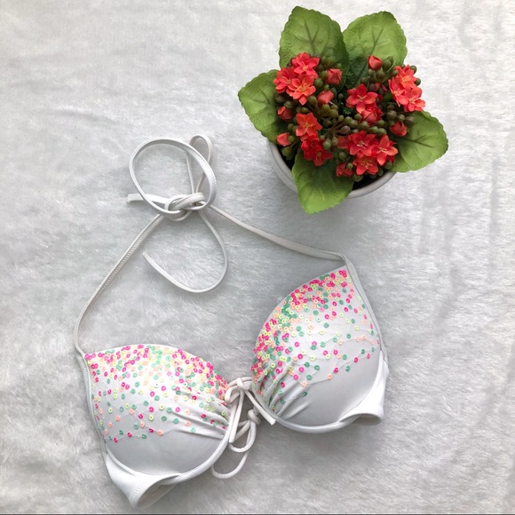 Victoria’s Secret Bikini Top - Picture 1 of 4